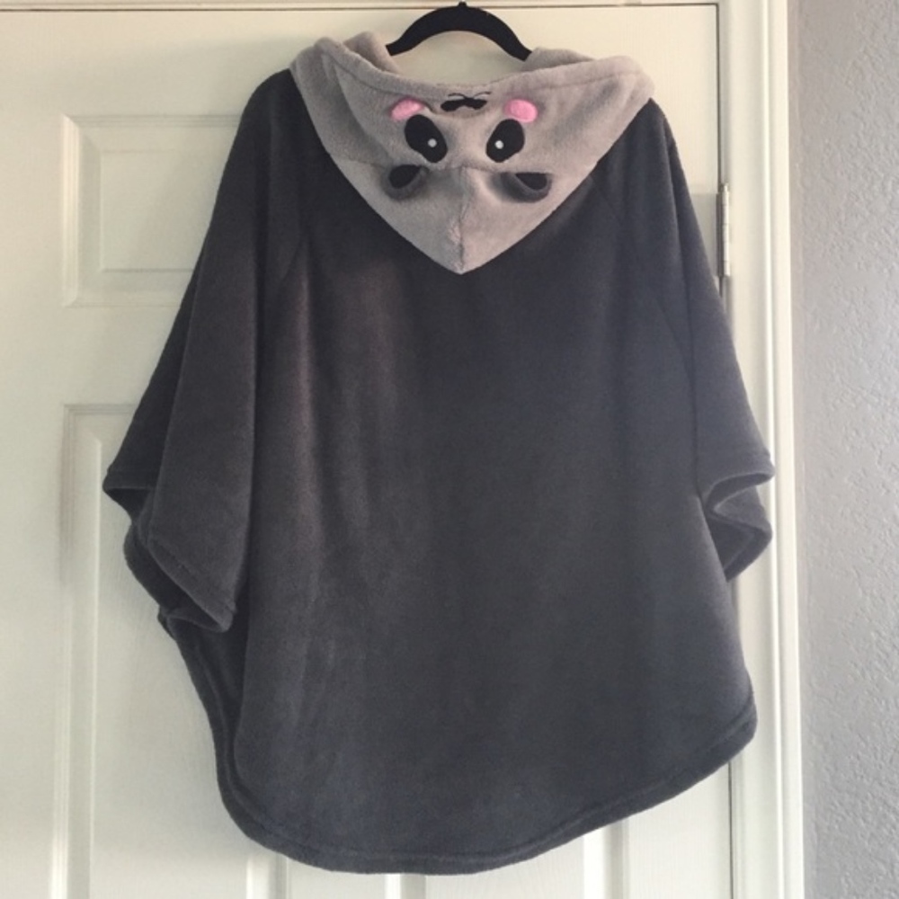 NWT Xoxo Panda Hoodie Plush Fluffy Poncho Gray Cozy Soft Size: S/M